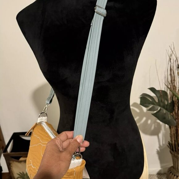 Shoulder Strap Small Purse Handmade out of Sig Zane Material NEW Quilted nwt - Picture 15 of 16